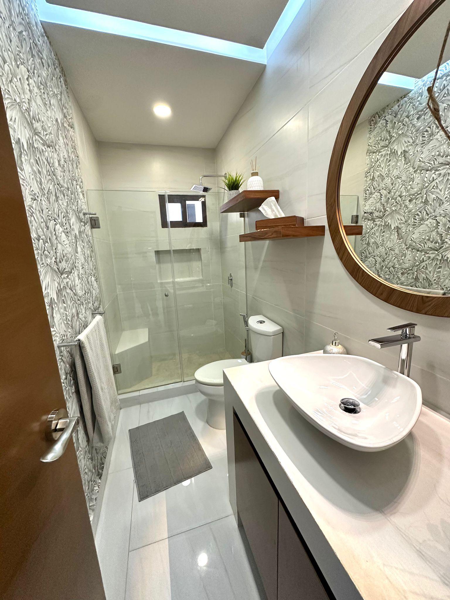Casa Moderna en Venta en Vía Cumbres Cancún – 5 Recámaras, Alberca Privada y Roof Garden