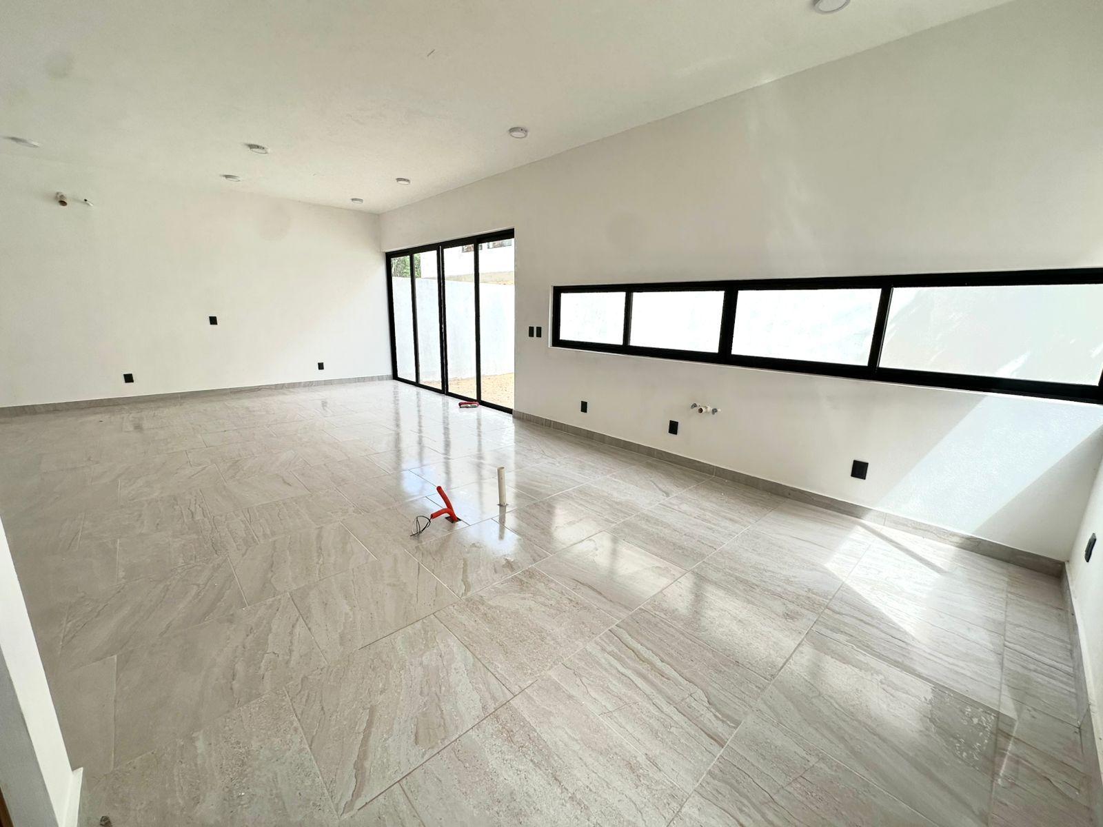 Casa en Venta de Oportunidad en Vía Cumbres Cancún – 4 Recámaras, 2 Niveles