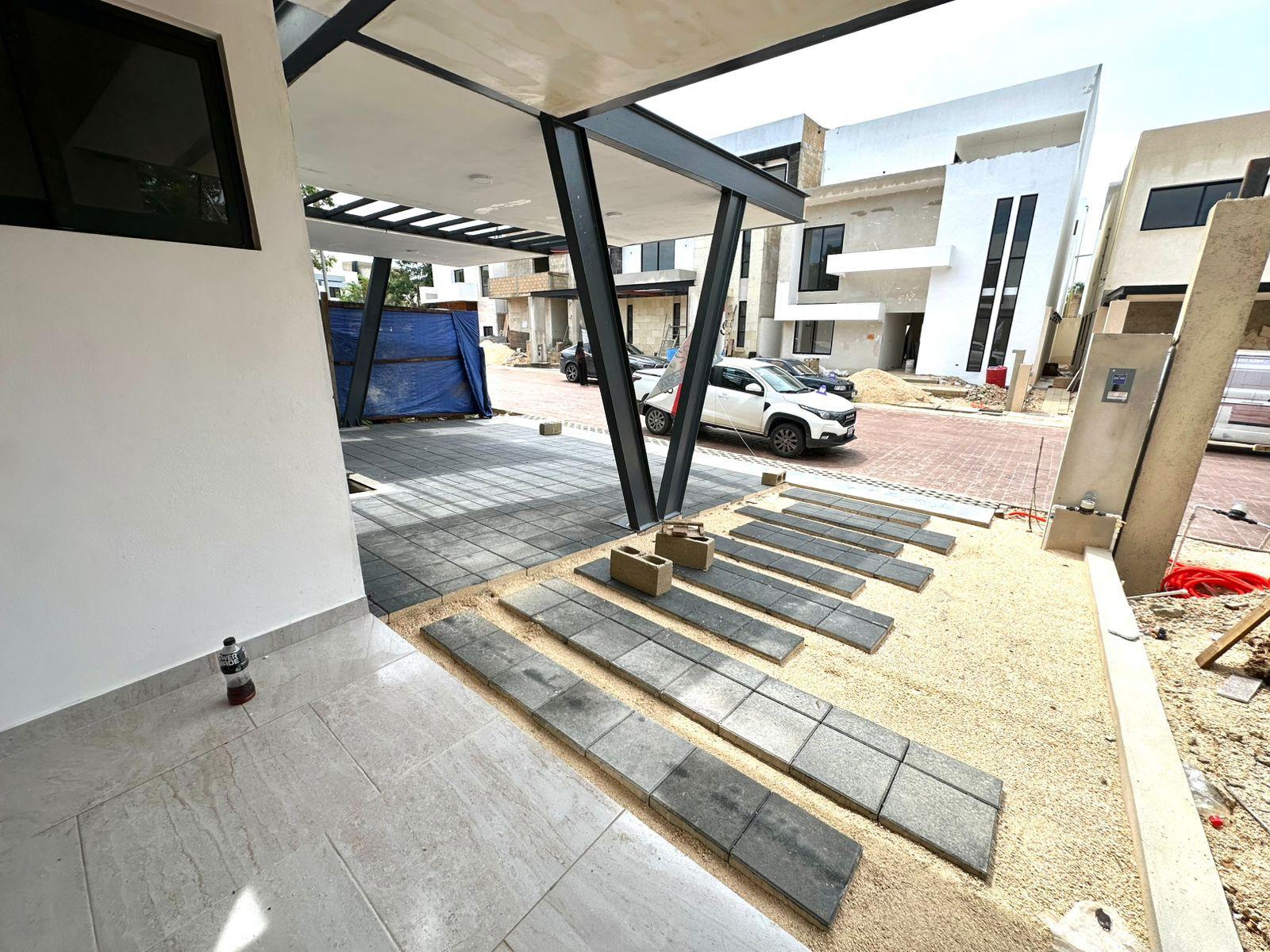 Casa en Venta de Oportunidad en Vía Cumbres Cancún – 4 Recámaras, 2 Niveles