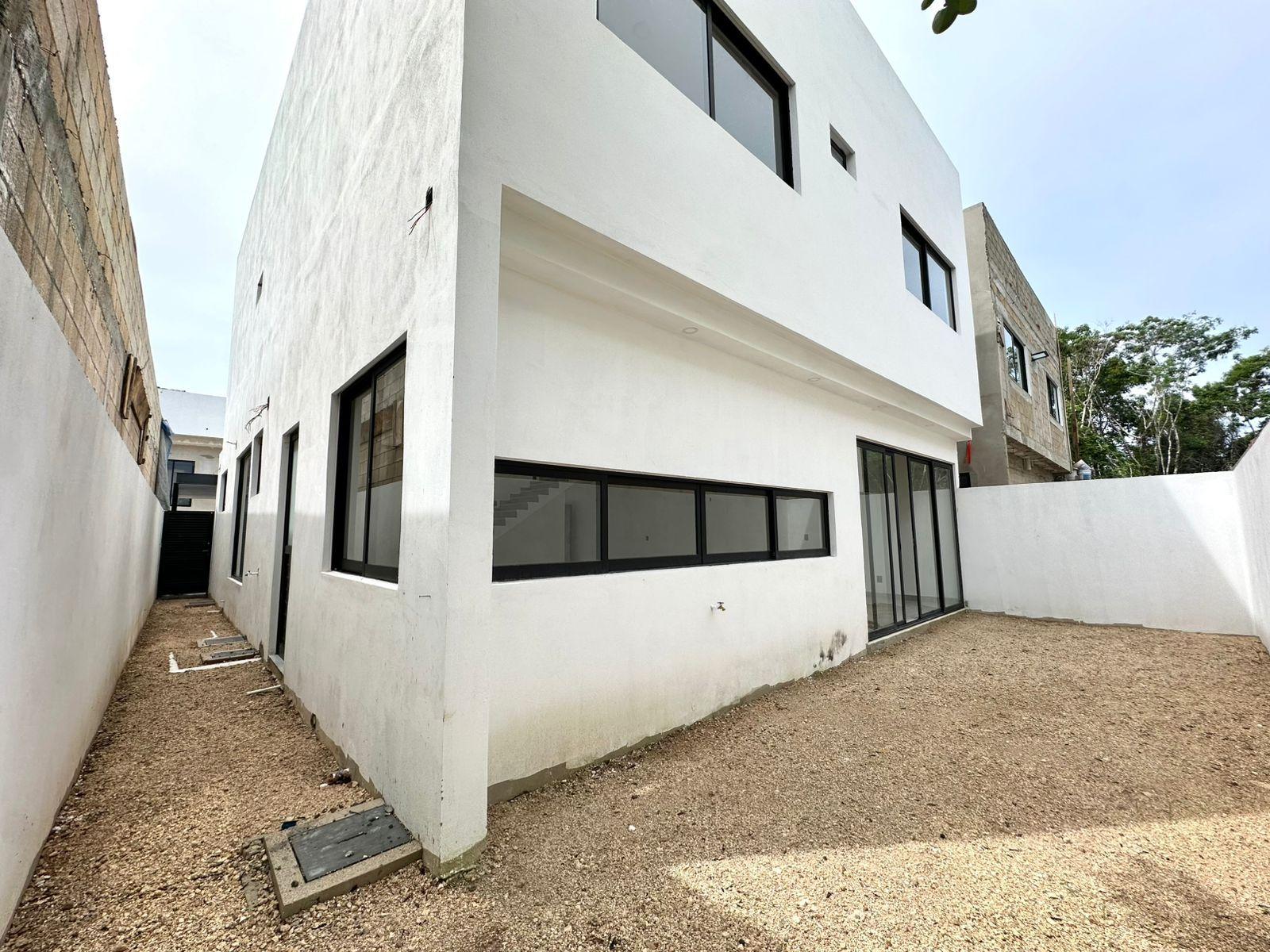 Casa en Venta de Oportunidad en Vía Cumbres Cancún – 4 Recámaras, 2 Niveles
