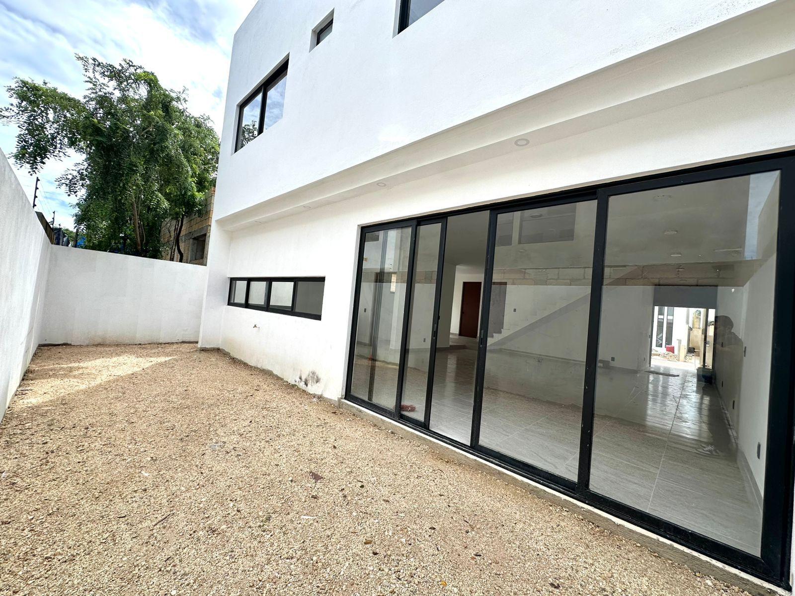Casa en Venta de Oportunidad en Vía Cumbres Cancún – 4 Recámaras, 2 Niveles