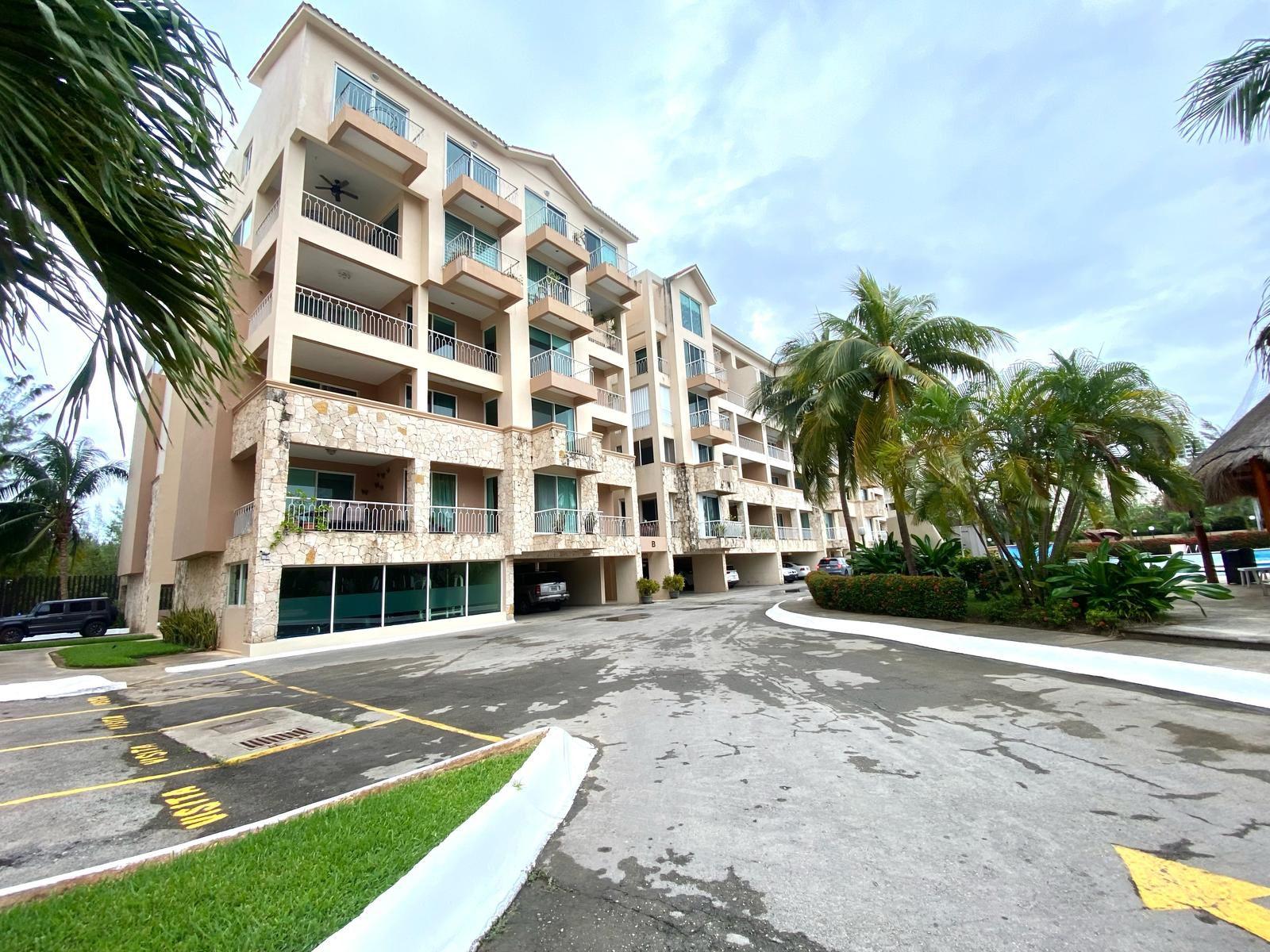 Vendo hermoso departamento en Condominio La Vista, El Table Cancún, con 3 recámaras y vista a la alberca