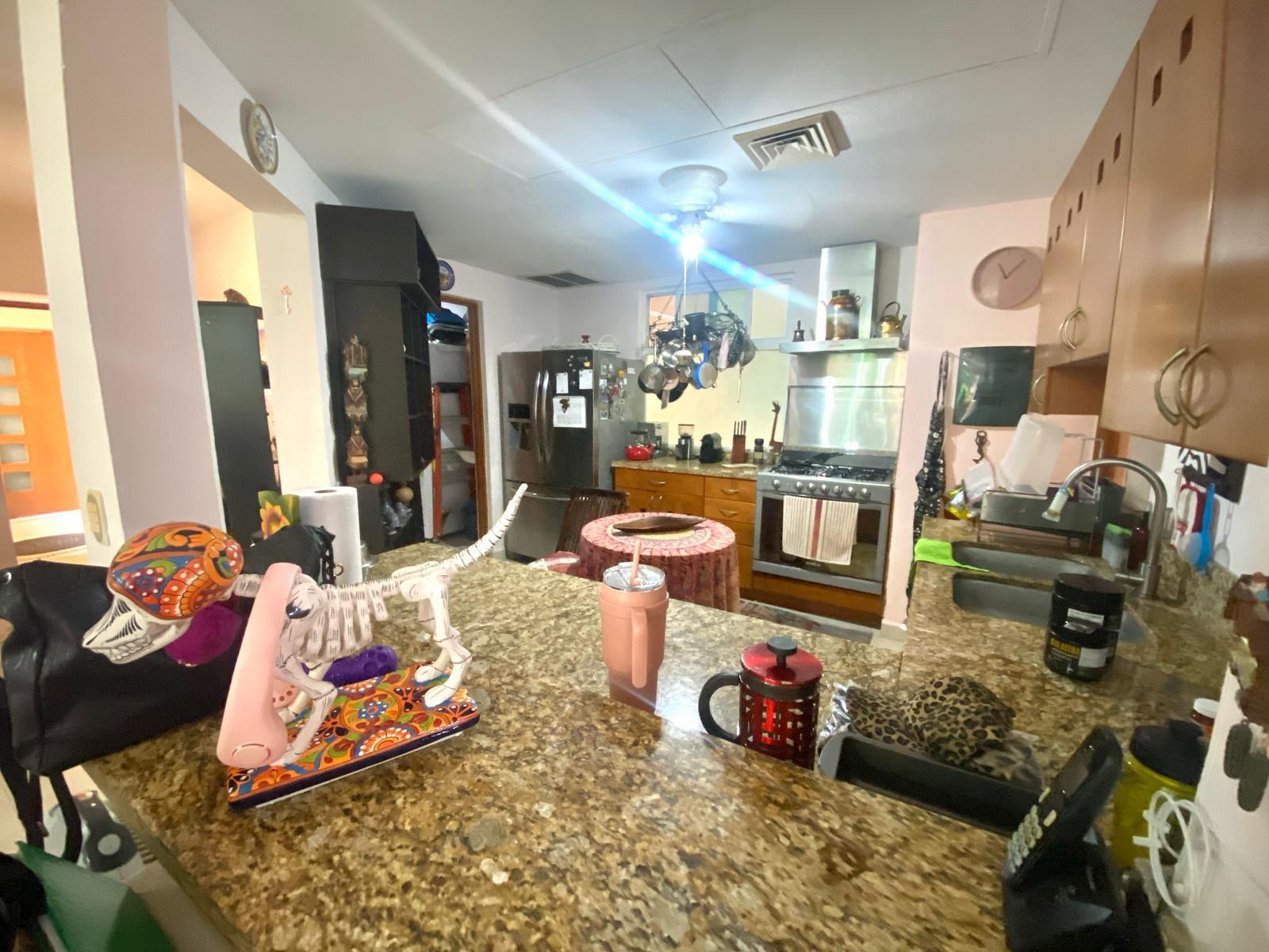 Vendo hermoso departamento en Condominio La Vista, El Table Cancún, con 3 recámaras y vista a la alberca