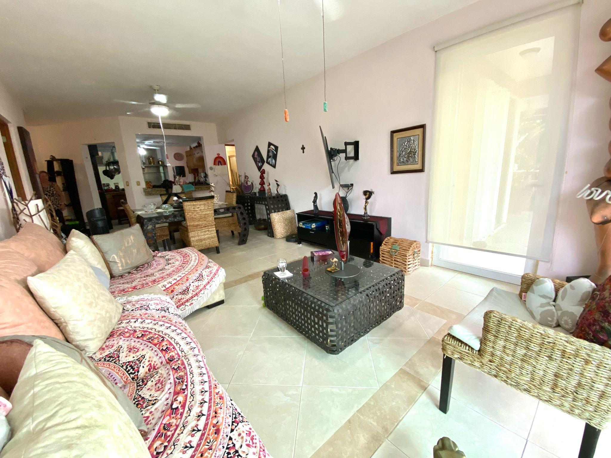 Vendo hermoso departamento en Condominio La Vista, El Table Cancún, con 3 recámaras y vista a la alberca