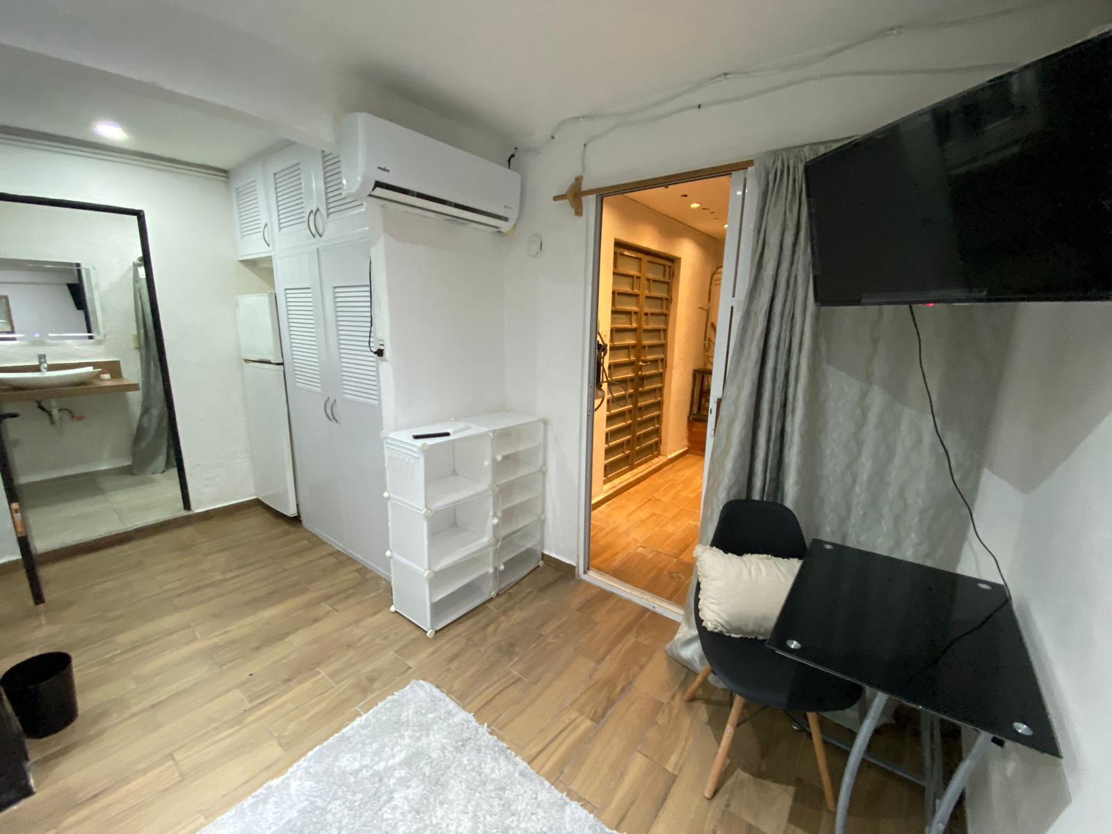 Loft Amueblado en Renta en SM 50 Cancún con Servicios Incluidos y Patio Privado