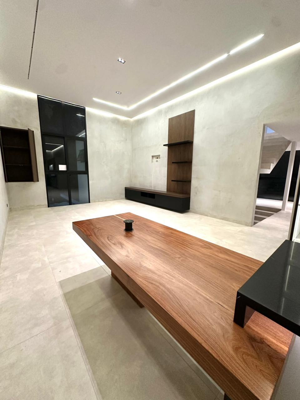 Casa de Lujo en Esquina con Alberca y Rooftop en Residencial Vía Cumbres, Cancún