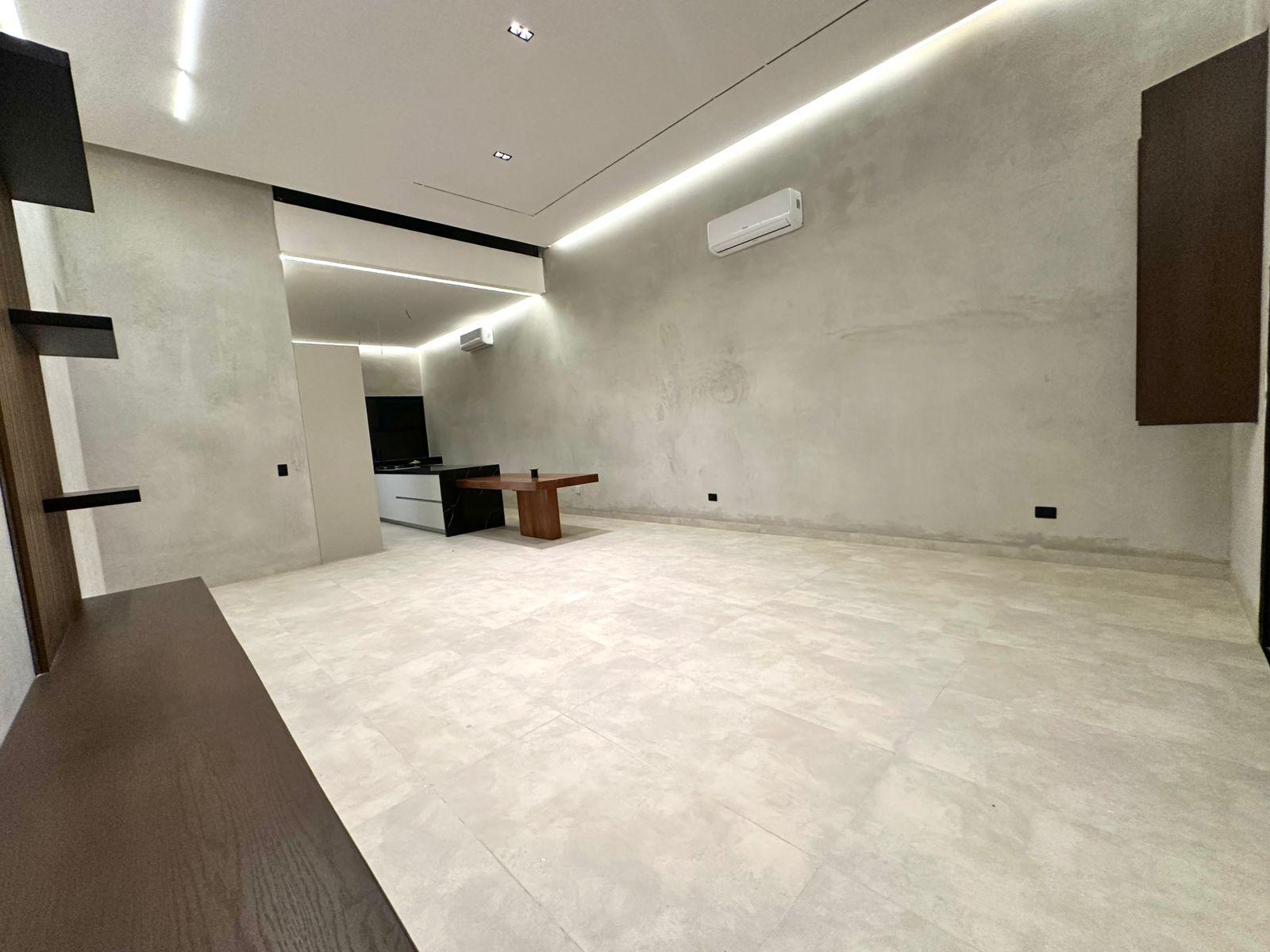 Casa de Lujo en Esquina con Alberca y Rooftop en Residencial Vía Cumbres, Cancún