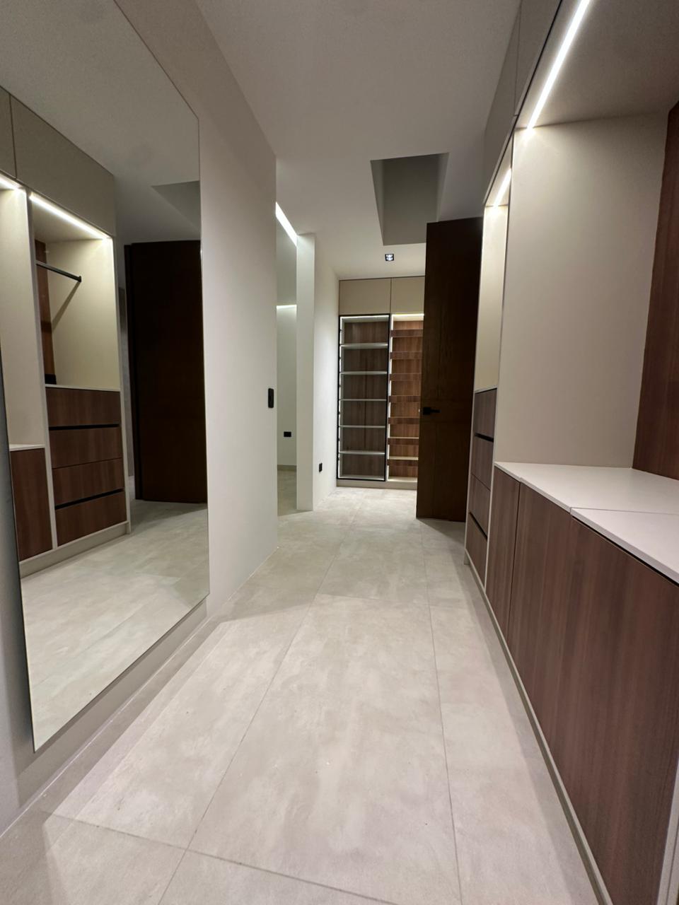 Casa de Lujo en Esquina con Alberca y Rooftop en Residencial Vía Cumbres, Cancún