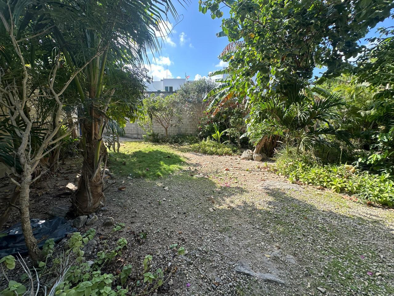 Corner Lot for Sale – 284.5 m² in Gated Community on Av. Huaycán, Cancún