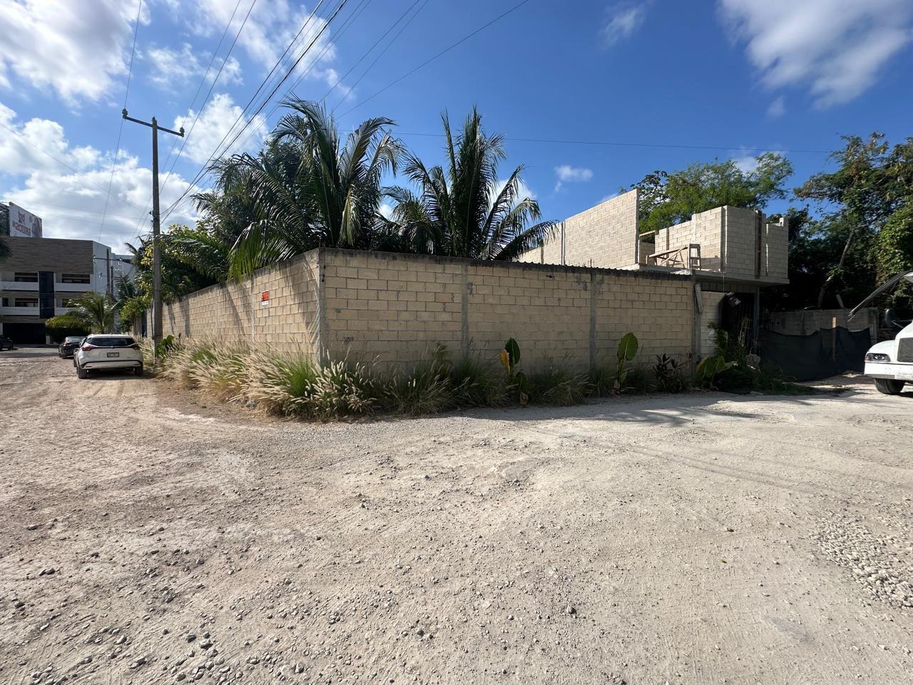 Corner Lot for Sale – 284.5 m² in Gated Community on Av. Huaycán, Cancún